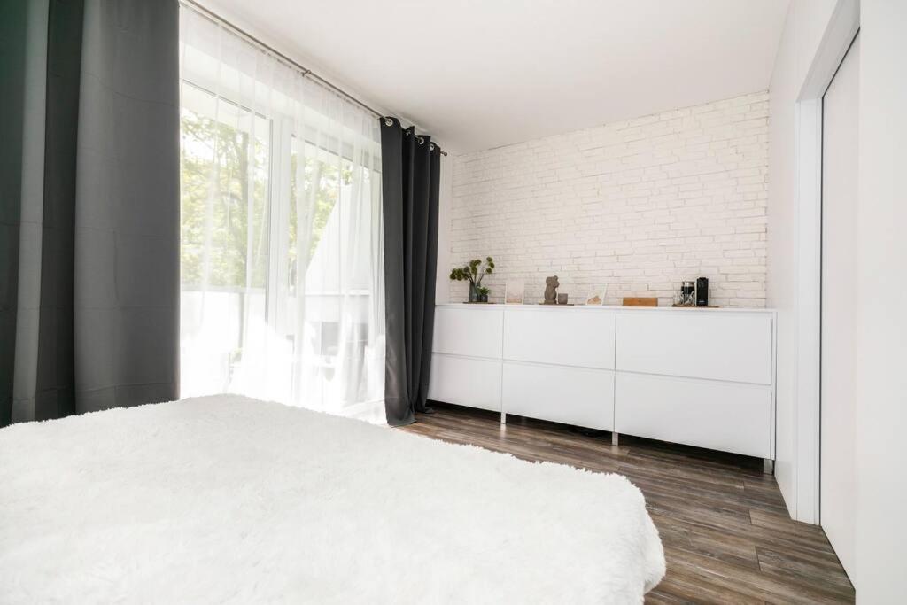 Alure Residences 1 & 24H Self Check-In, Free Parking In Front Of The Apartment Building, New Building, Terrace, Cafe With Breakfast In The Apartment Building, Next To The Aqua Park บันสกาบิสตรีตซา ภายนอก รูปภาพ