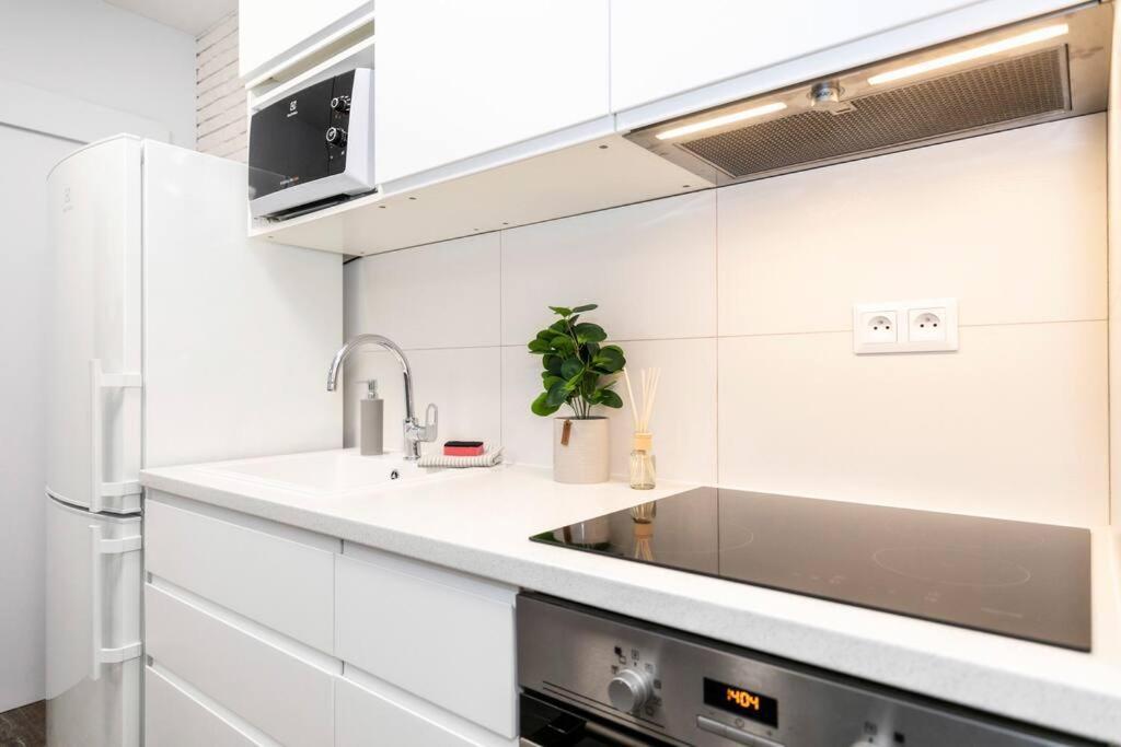 Alure Residences 1 & 24H Self Check-In, Free Parking In Front Of The Apartment Building, New Building, Terrace, Cafe With Breakfast In The Apartment Building, Next To The Aqua Park บันสกาบิสตรีตซา ภายนอก รูปภาพ
